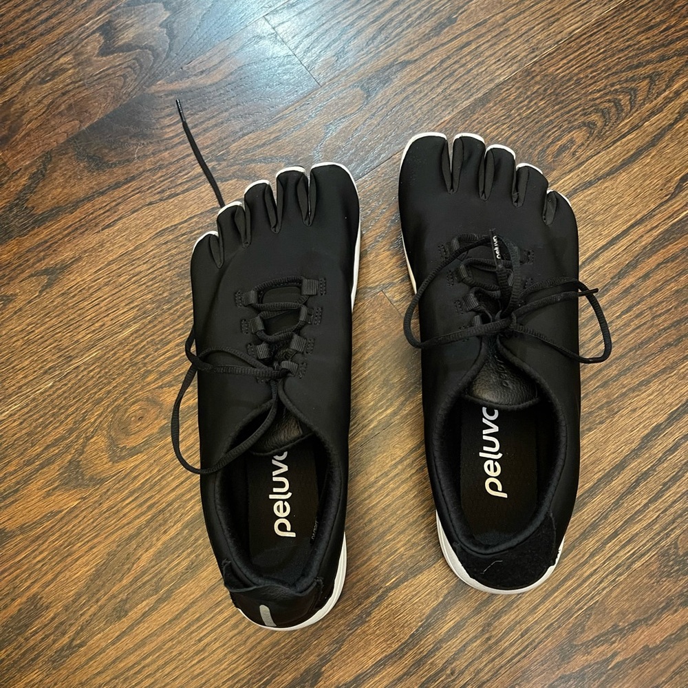 Men's peluva strand lightweight trainer barefoot toe shoes Size 13 brand new